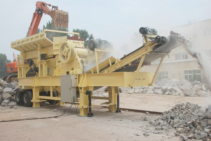 Small construction waste mobile crusher